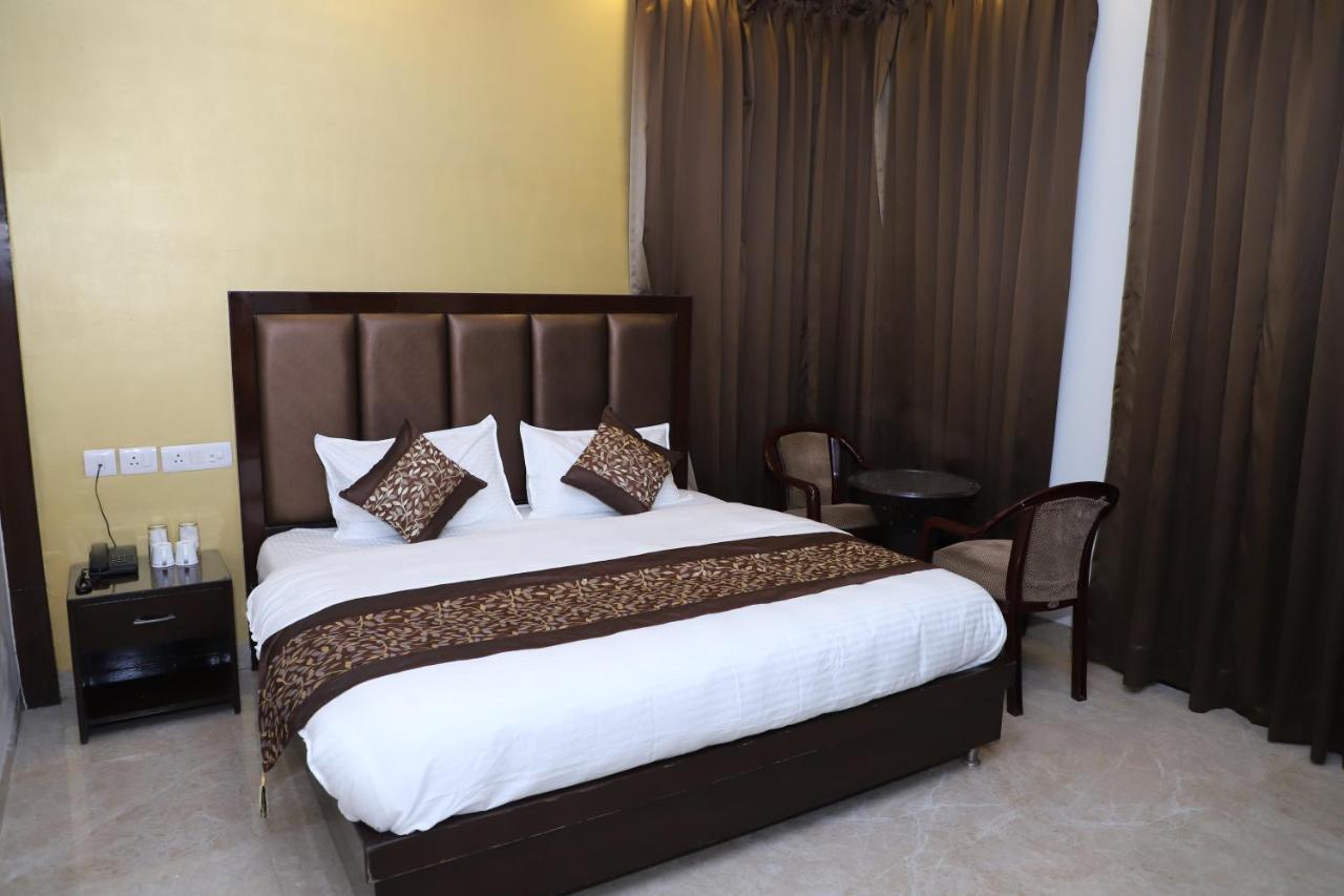 Nirvana Rooms Gurgaon Exteriör bild